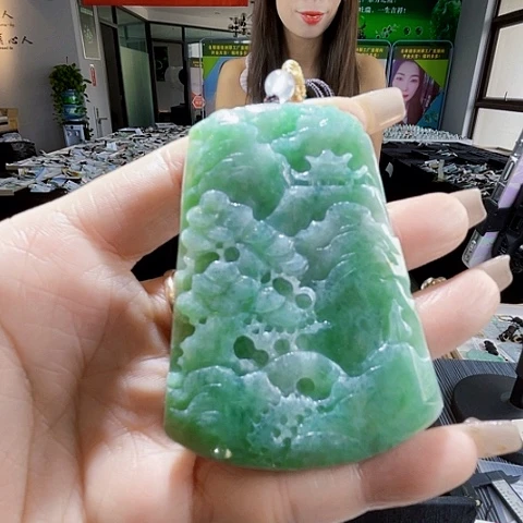 颈饰未镶嵌翡翠一个