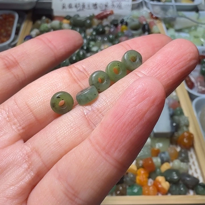 和田玉未镶嵌珠宝半成品