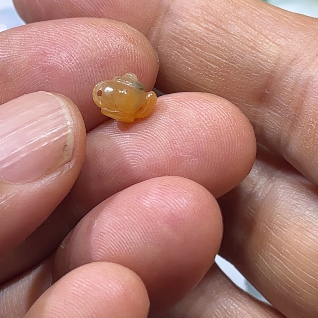 定制翡翠未镶嵌壶