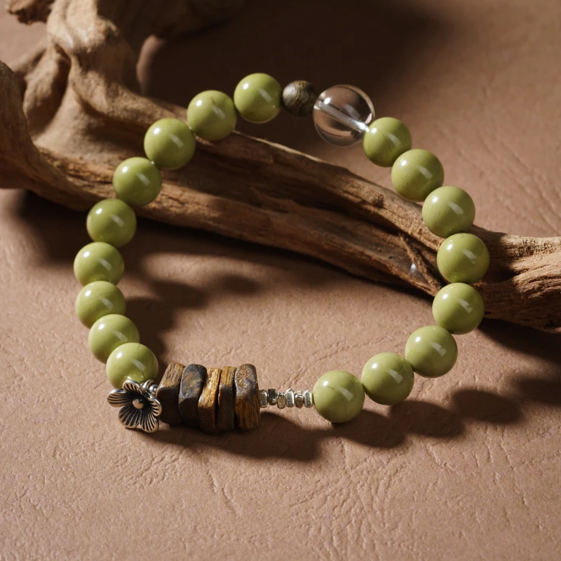 沉香【雨落苔青】奇楠沉香随行牛油果绿阿拉善玛瑙0.8单圈手串
