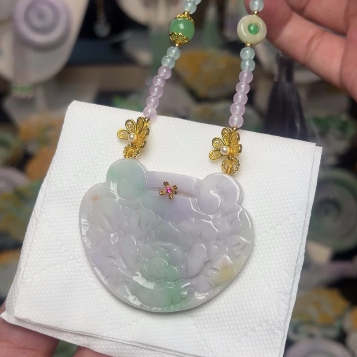 翡翠未镶嵌颈饰吊坠