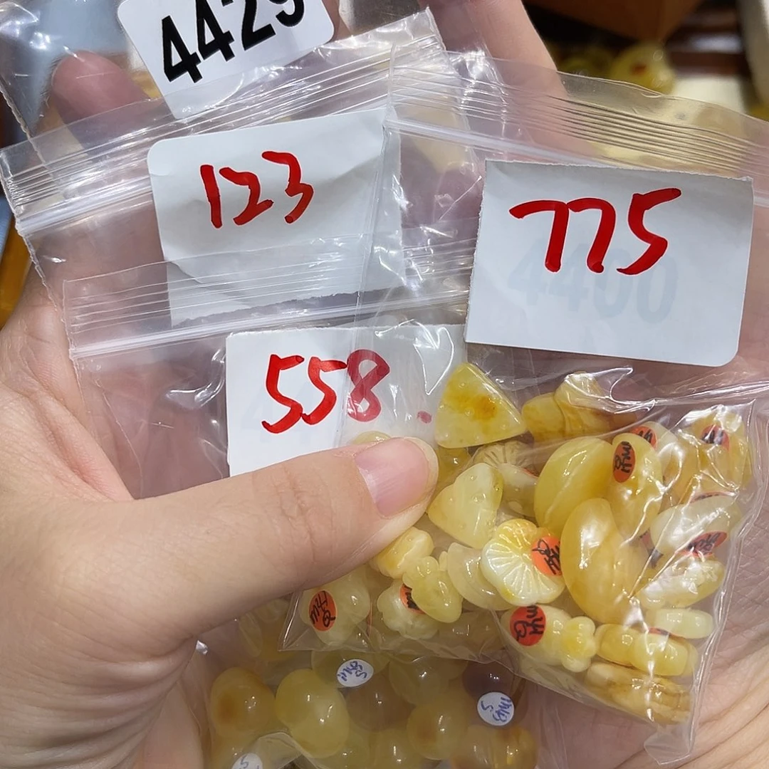 茹***u琥珀未镶嵌珠宝奇石