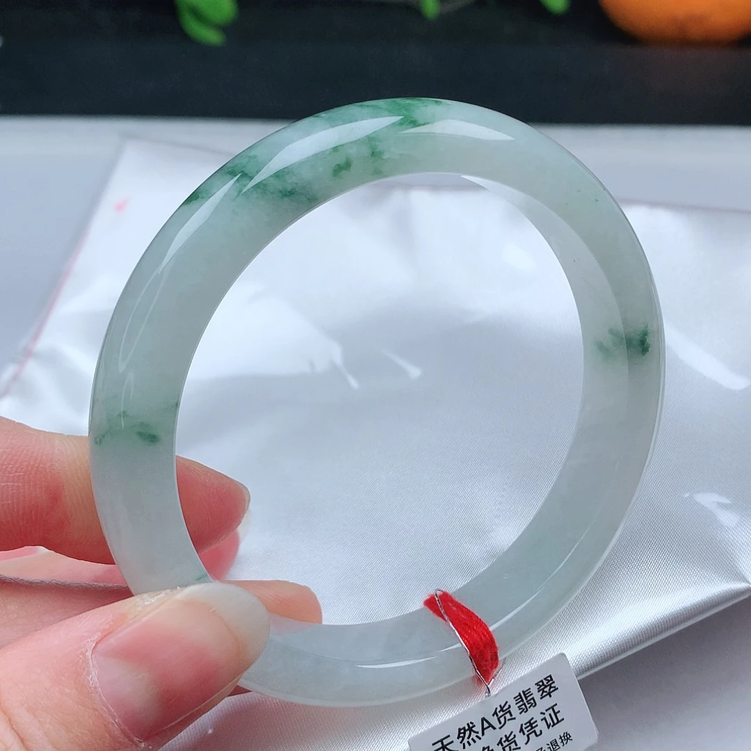 翡翠手镯未镶嵌62/63圈