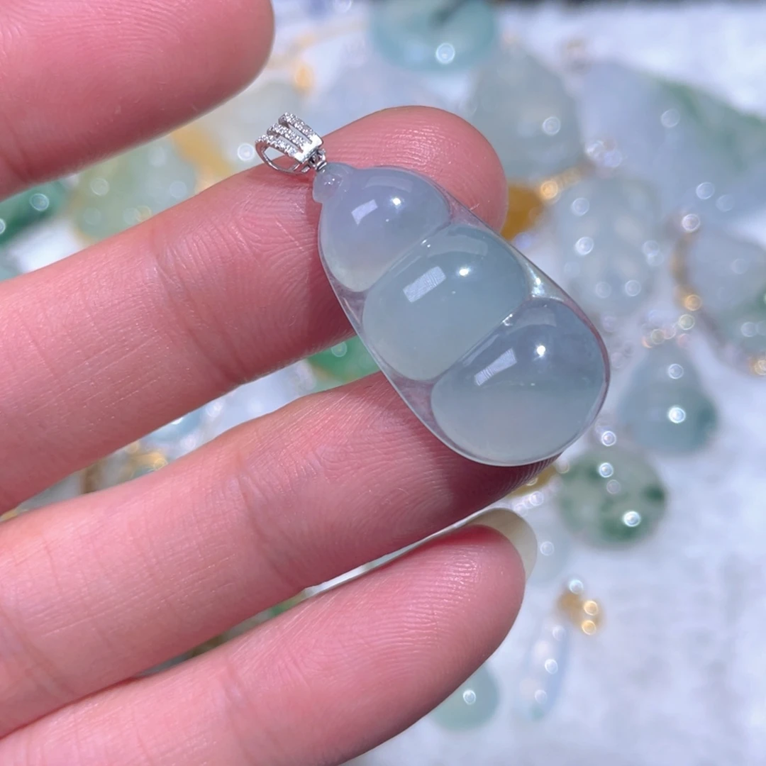 翡翠18K金镶嵌颈饰翡翠