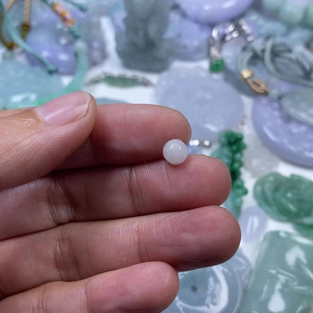颈饰未镶嵌翡翠都*堰翡翠