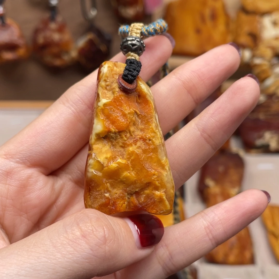 琥珀未镶嵌珠宝奇石