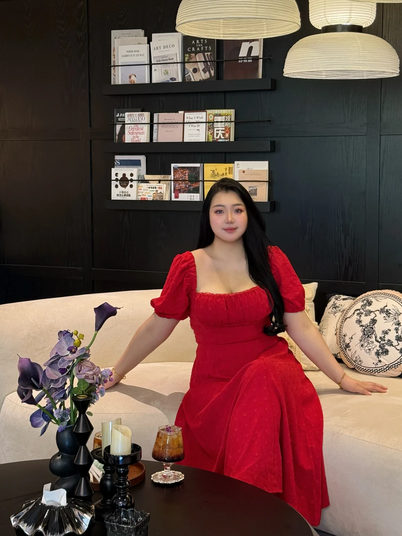 夏季新款大码女装红色连衣裙女胖mm法式复古方领初恋度假长裙