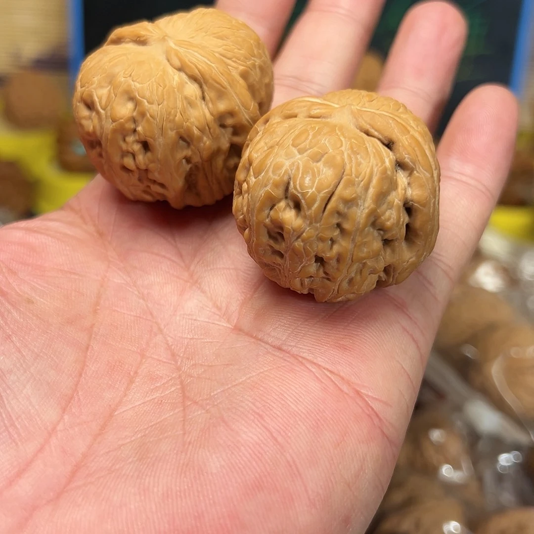 桃核吊坠来*元宝核桃