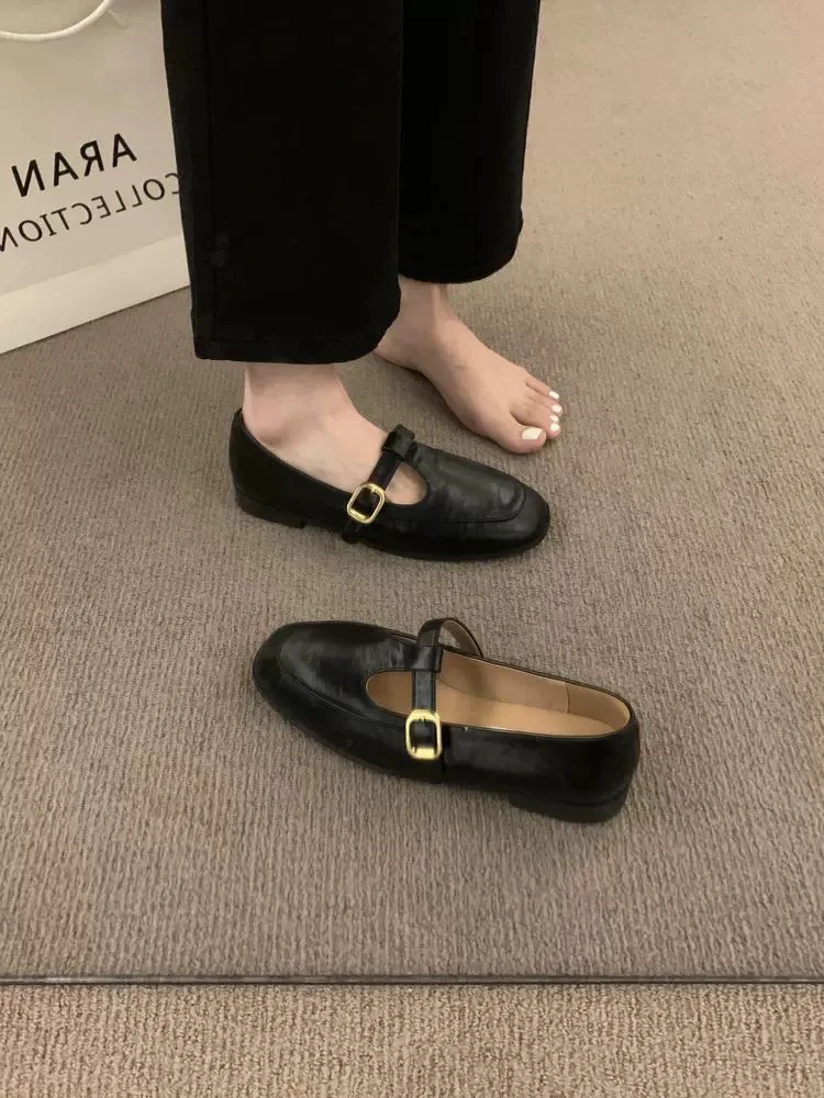 亮点女人T字扣带玛丽珍小皮鞋2025新款春秋法式平底单鞋女
