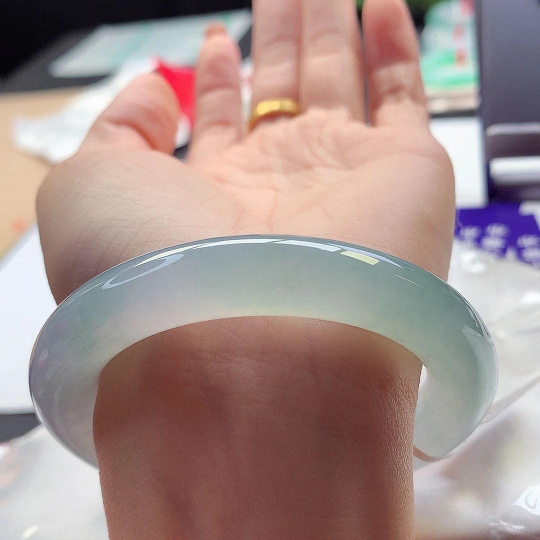 翡翠手镯未镶嵌54-55圈口冰透莫奈全条冒光