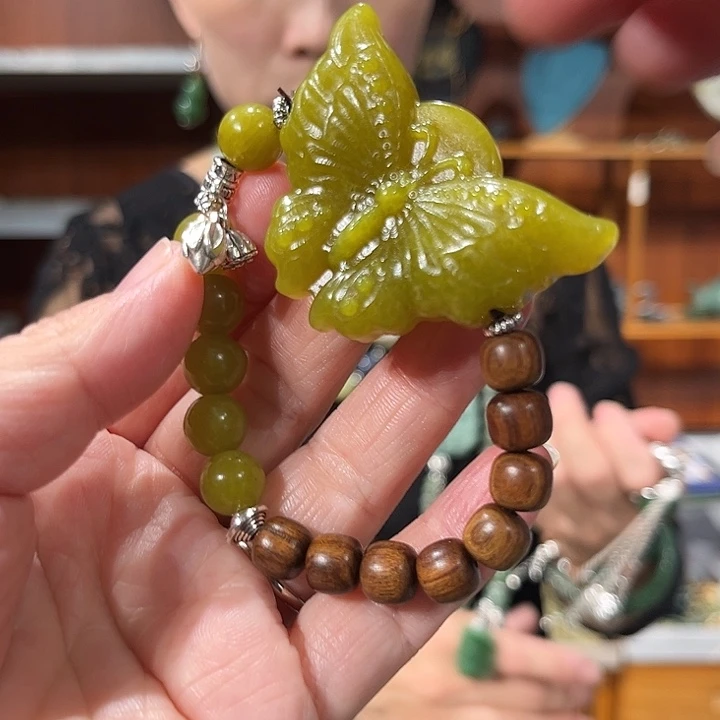 颈饰未镶嵌和田玉（糖玉）