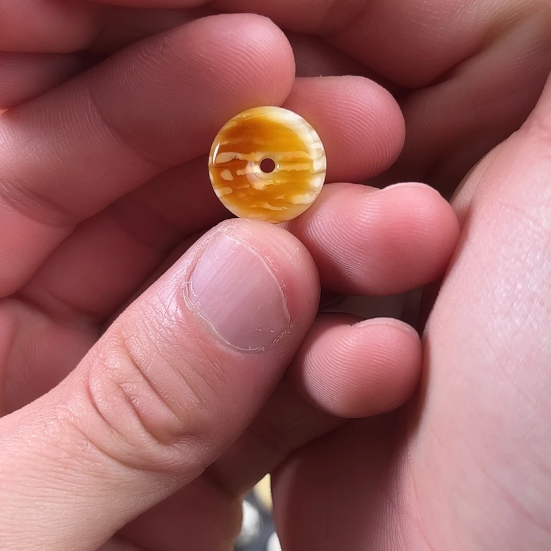 蜜蜡未镶嵌珠宝奇石