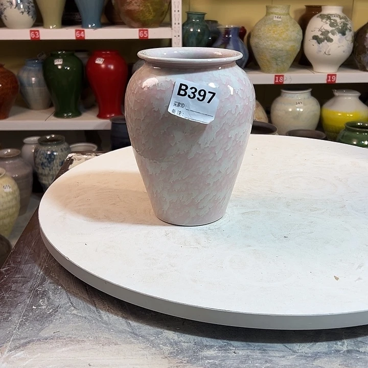 白泥花瓶高20口9。摆件。397