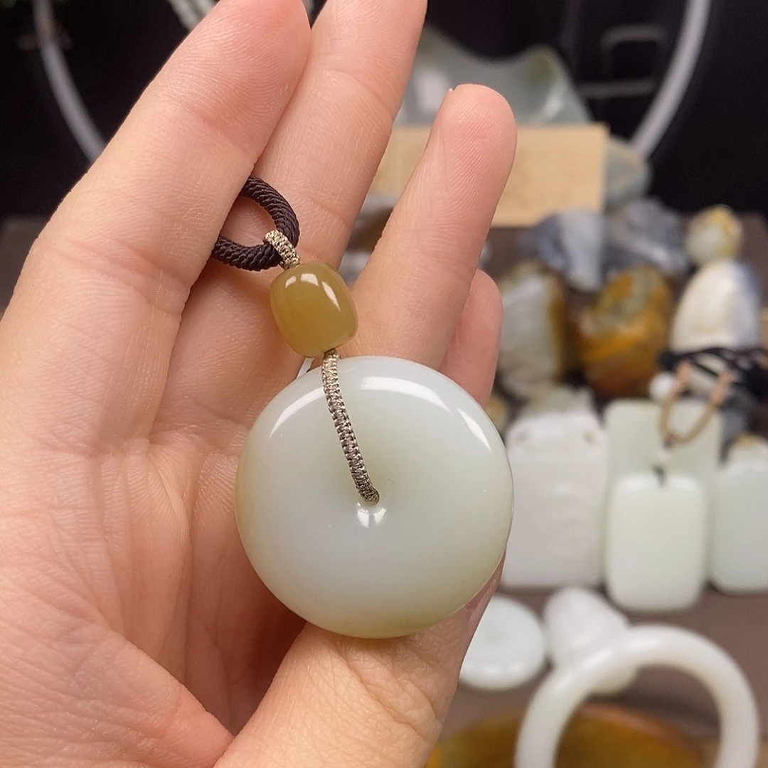 和田玉颈饰未镶嵌17