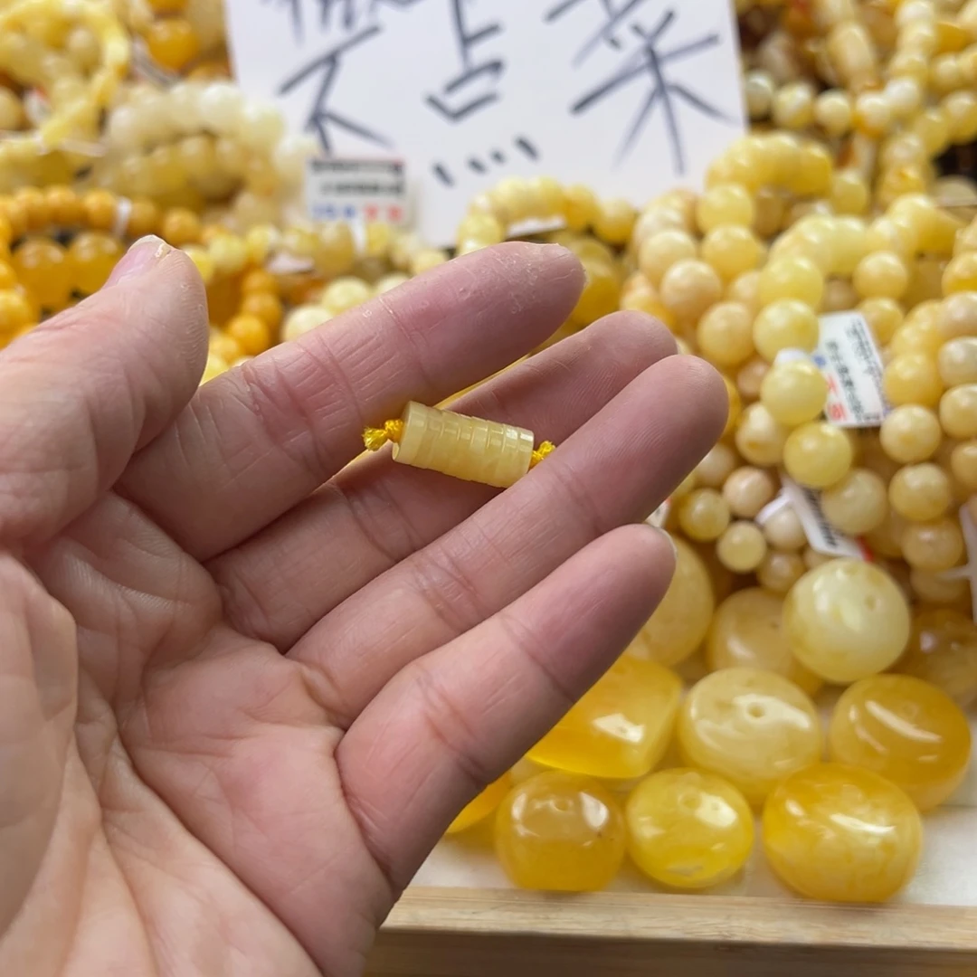 琥珀珠宝奇石未镶嵌