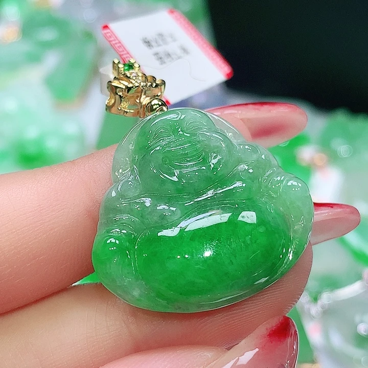 翡翠未镶嵌颈饰翡翠多样性发其一