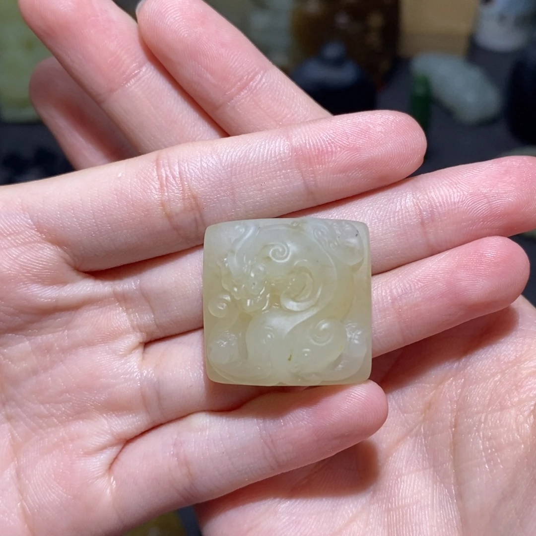 一***号和田玉未镶嵌颈饰定制