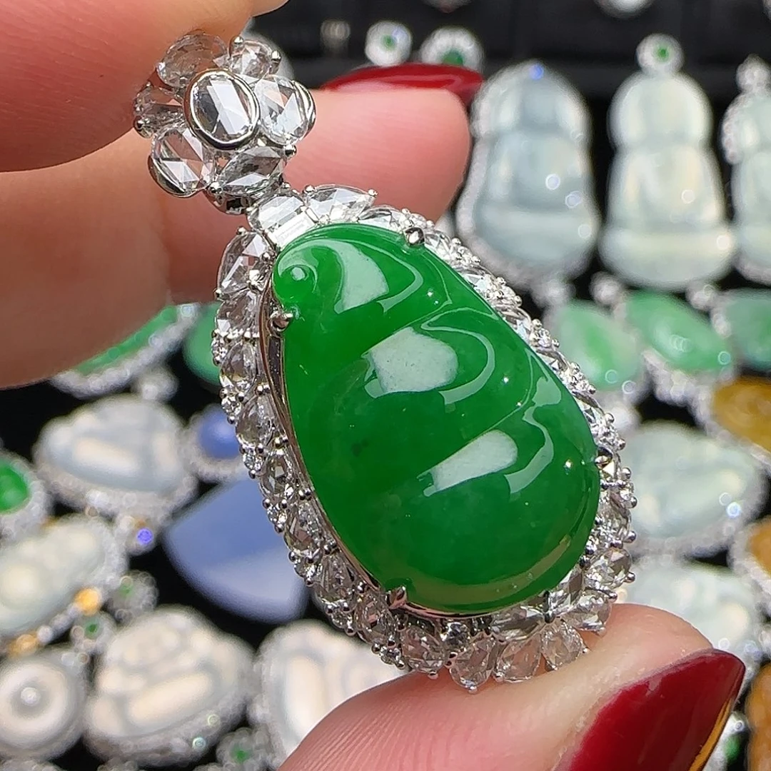 翡翠18K金镶嵌颈饰天然翡翠