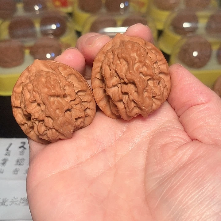 文玩核桃吊坠38尺梨木台