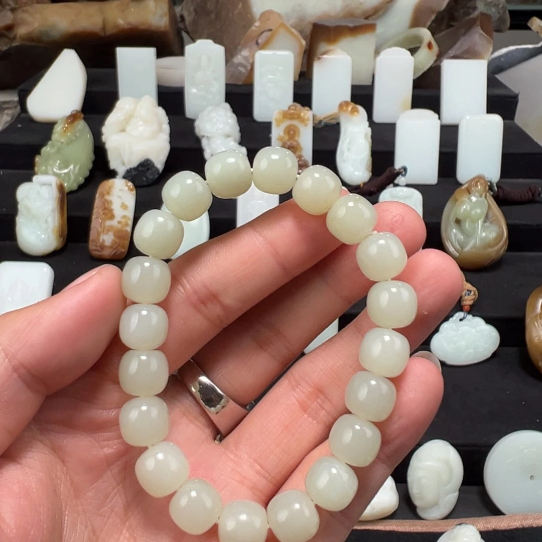 和田玉颈饰未镶嵌