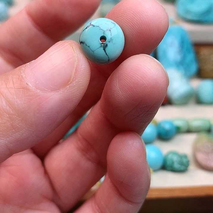 绿松石未镶嵌颈饰