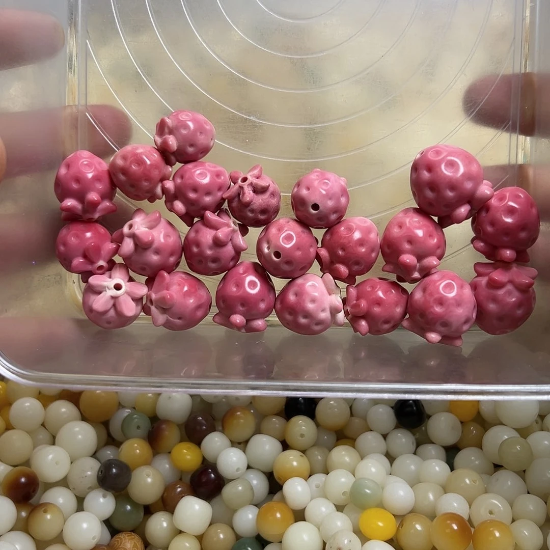 白玉菩提吊坠贺*瑕疵十颗