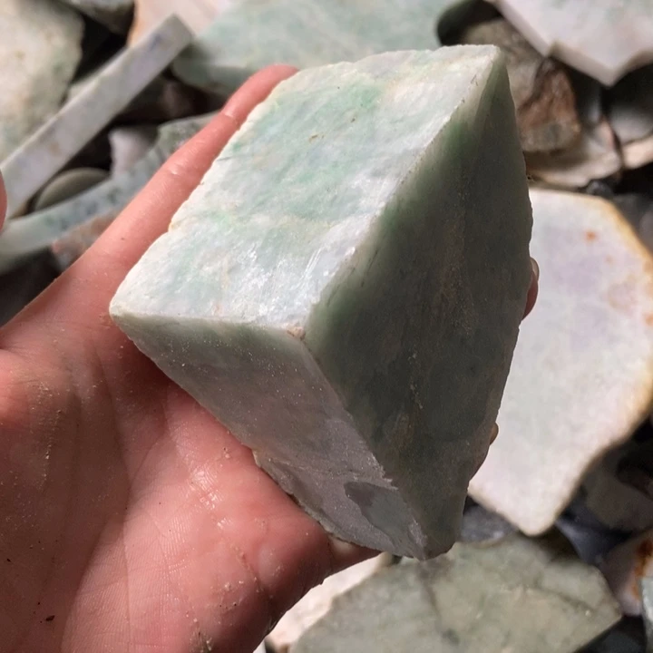 翡翠颈饰未镶嵌天然翡翠
