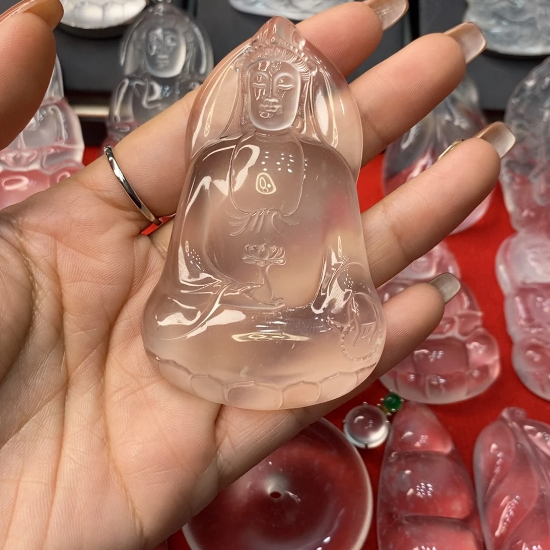 郭***天石英质玉未镶嵌吊坠