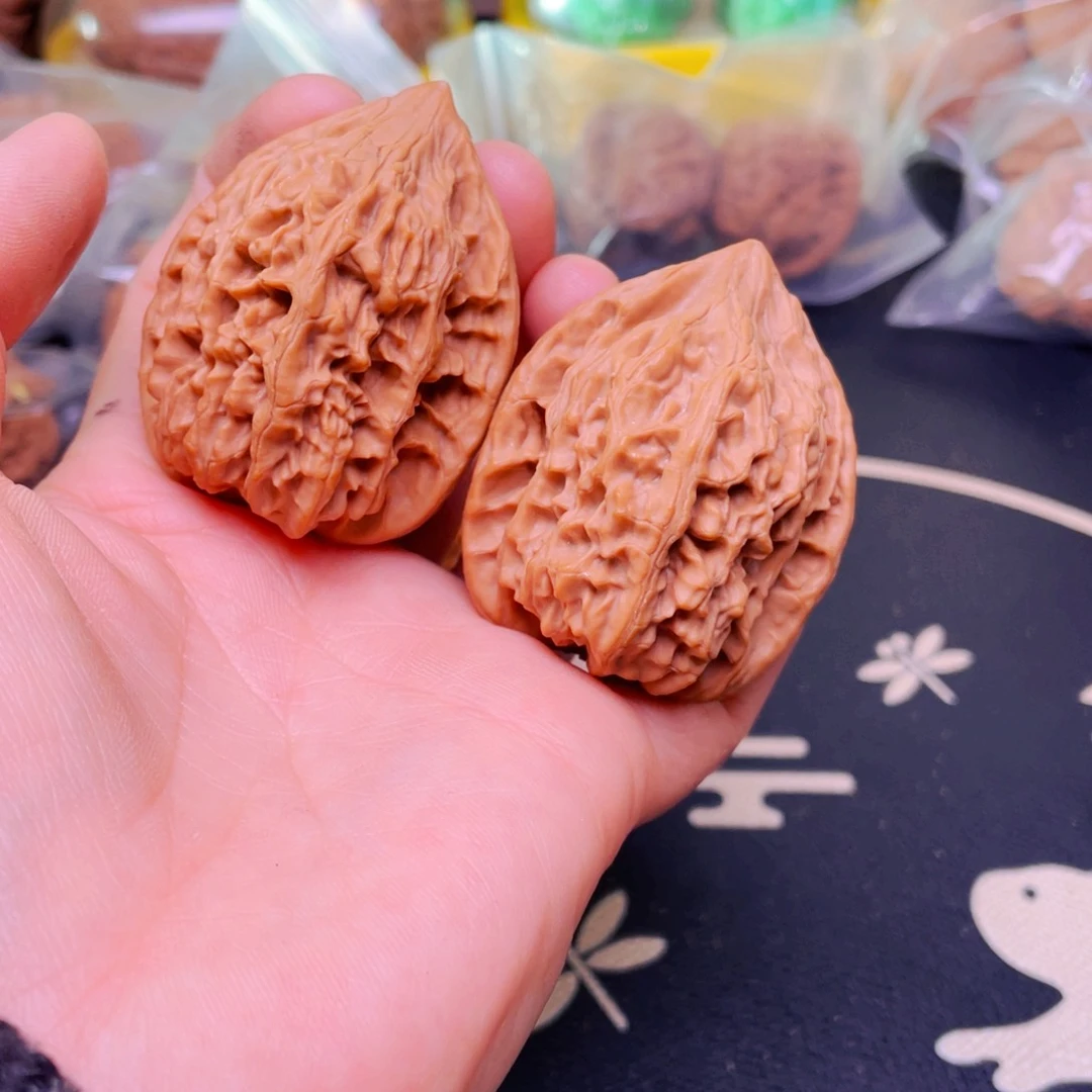 吊坠文玩核桃鸡心一对