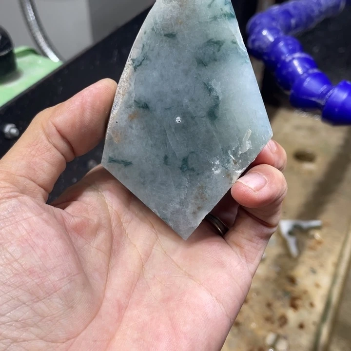 醍***顶未镶嵌定制翡翠边角料