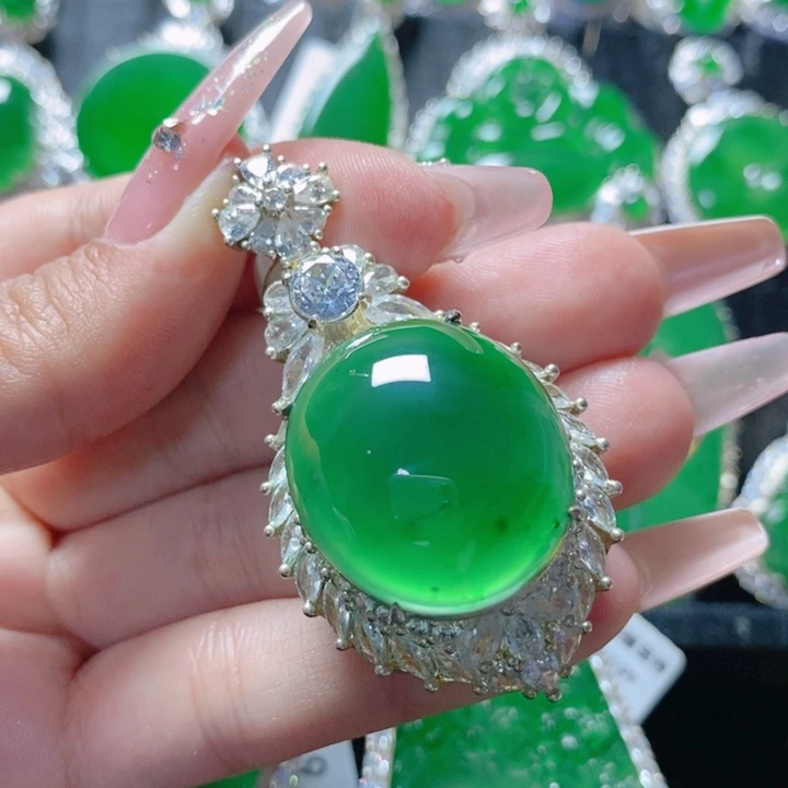 翡翠颈饰未镶嵌     184115248。