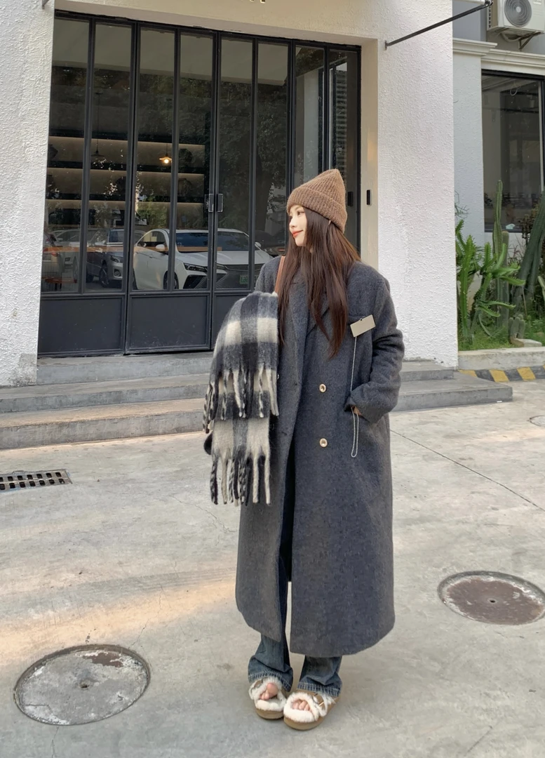 大码女装保暖毛呢子大衣女冬季加厚赫本风高级感长款西装毛呢外套