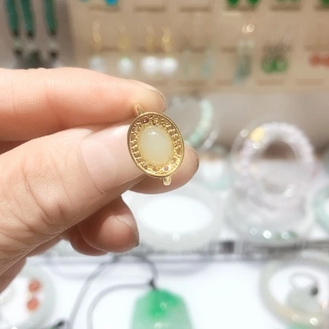 未镶嵌戒指和田玉