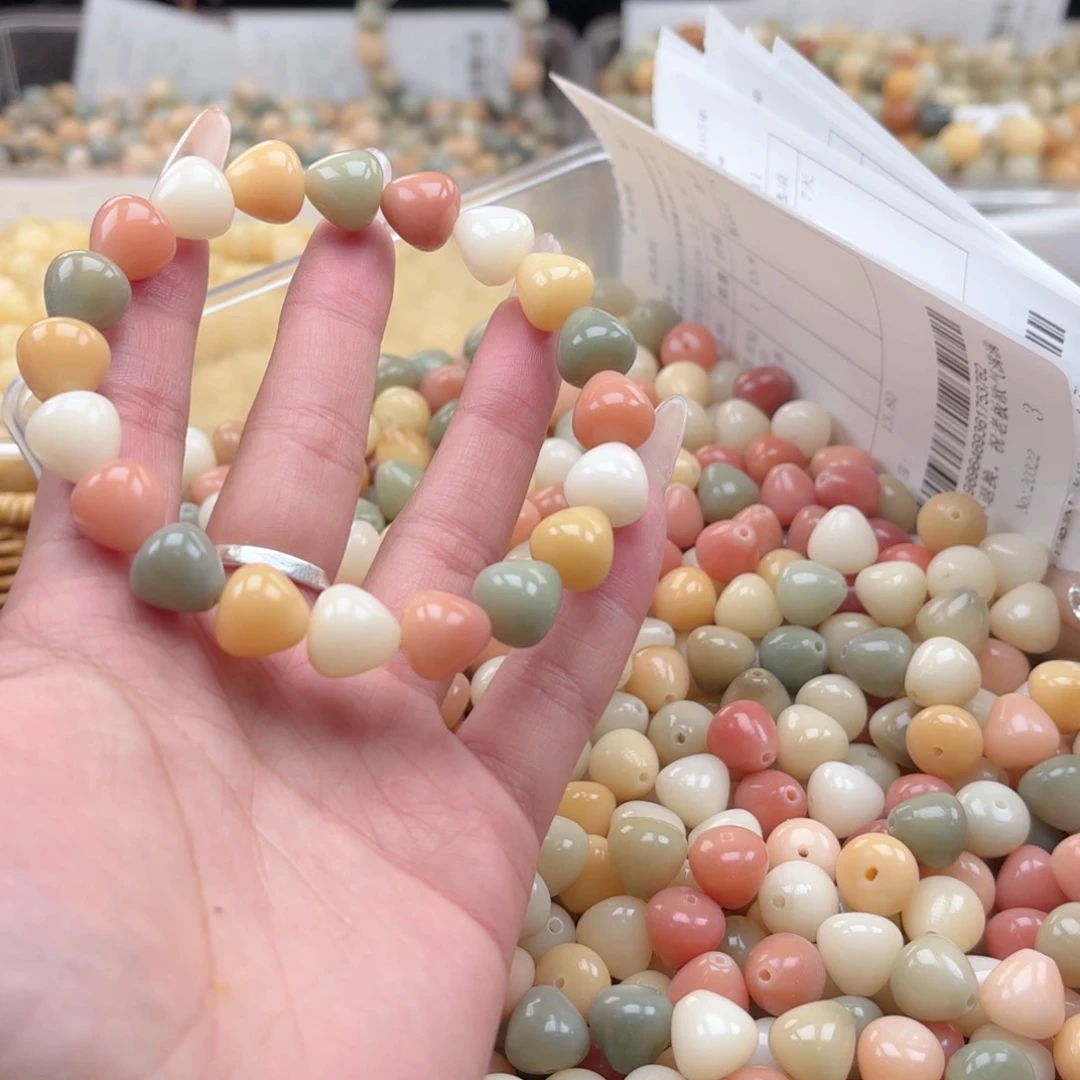 白玉菩提吊坠k12mm50颗。马卡龙水滴