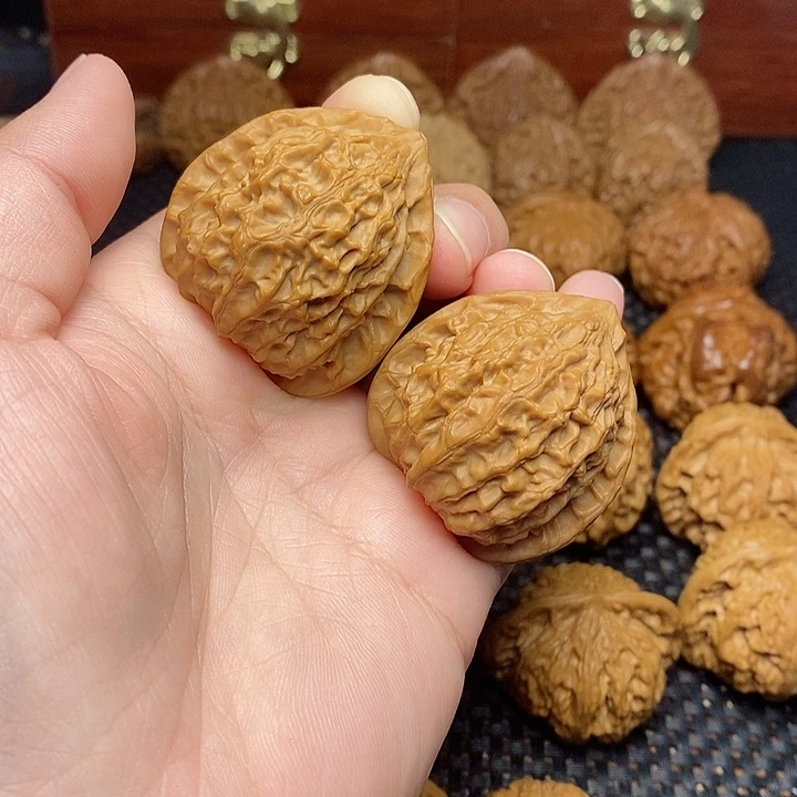 文玩核桃把件39金牛