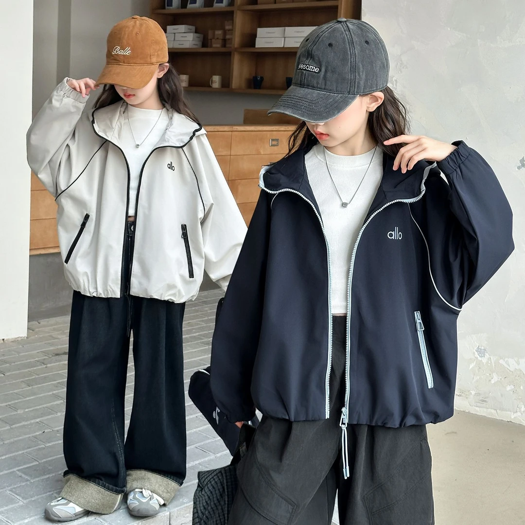 女童外套2025秋季春秋新款连帽儿童洋气休闲大童外套上衣冲锋衣