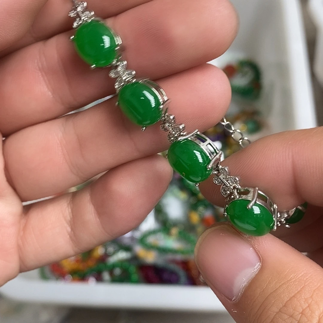 翡翠未镶嵌戒指8888