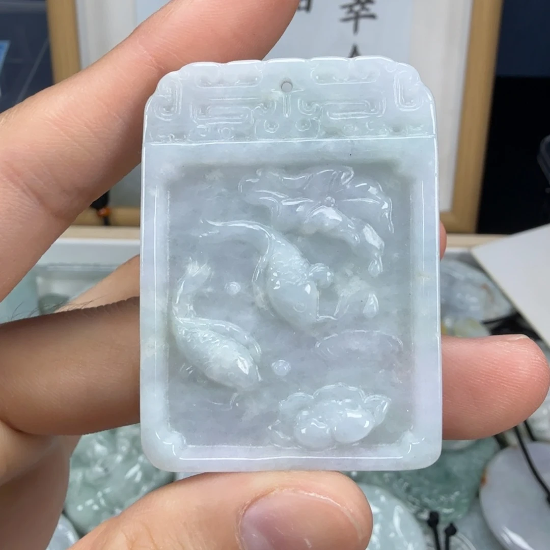 翡翠挂件未镶嵌翡翠