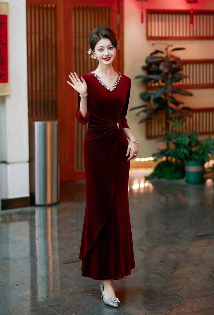 喜晚礼服敬酒婆婆气质婚宴中年服装妈妈高端优雅连衣裙婚礼丈母娘