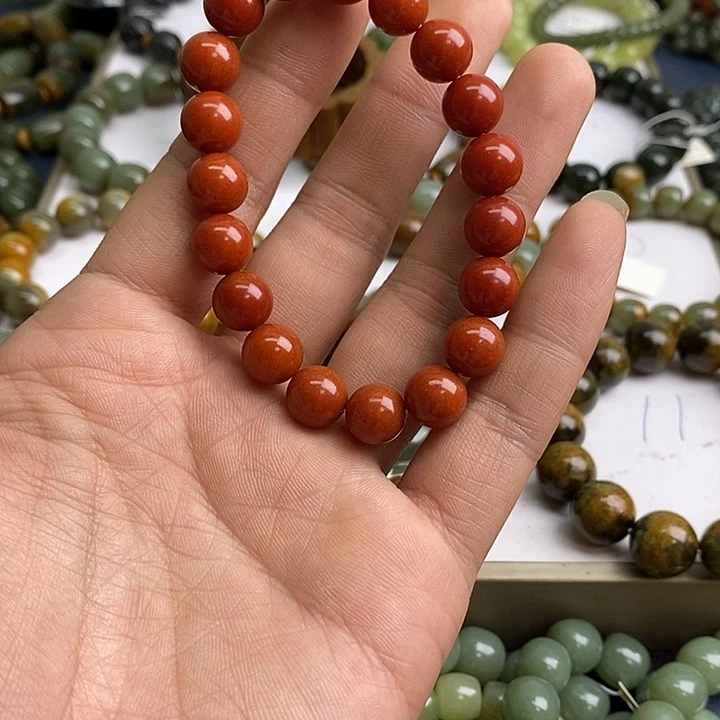 未镶嵌透闪石质玉珠宝奇石