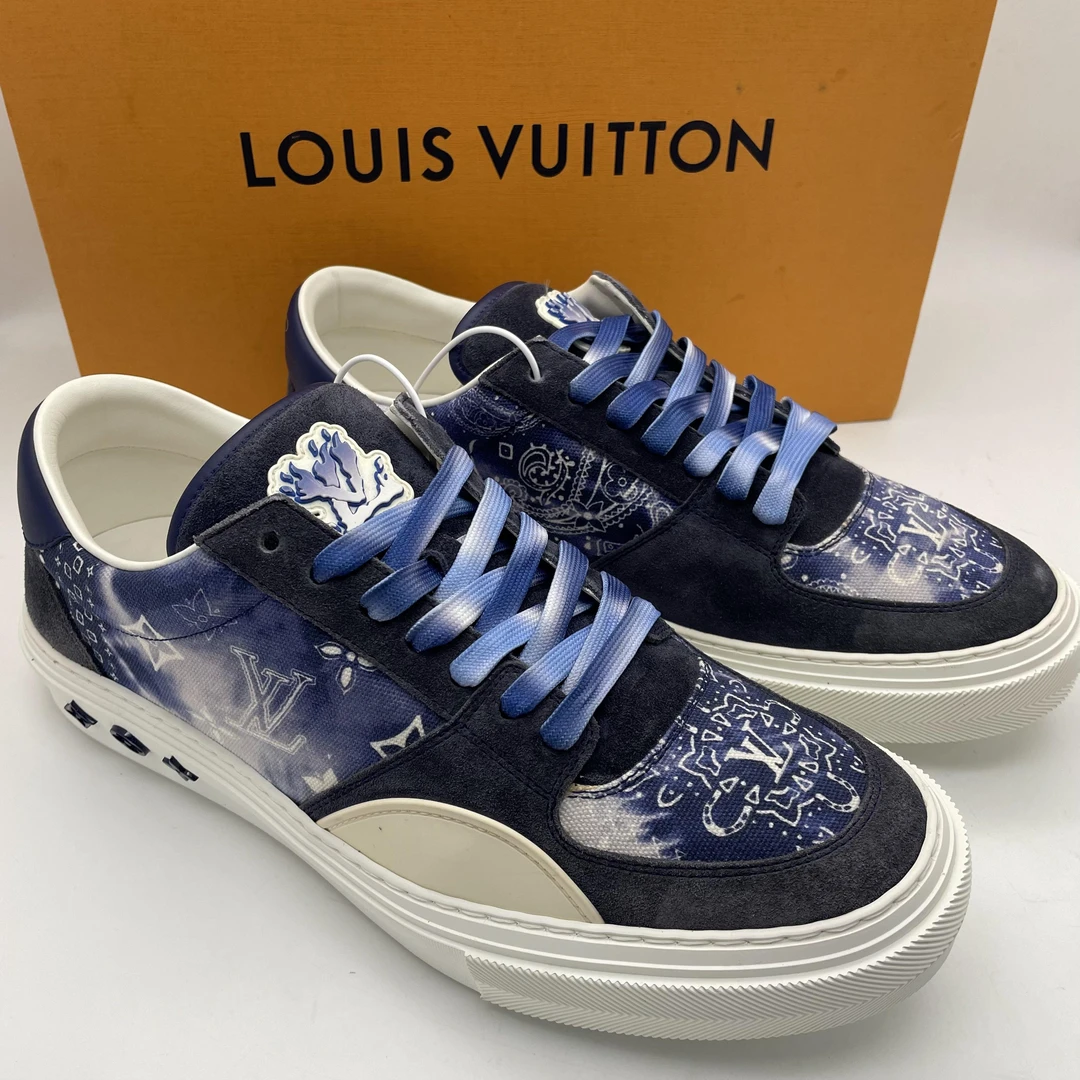 99新 LouisVuitton/路易威登 41欧码/仅试穿/蓝色麂皮舒适板鞋