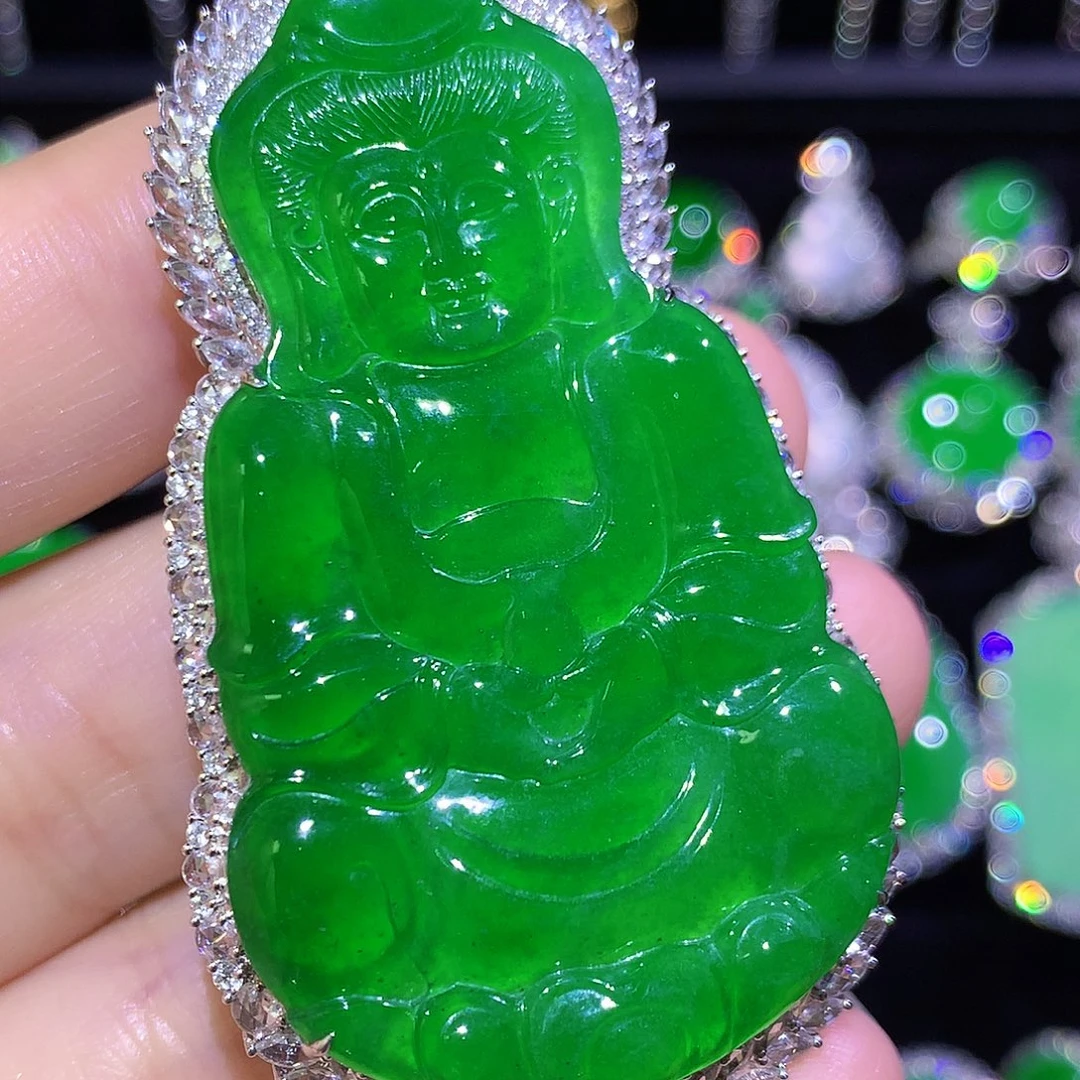 翡翠18K金镶嵌颈饰高冰满绿大观音