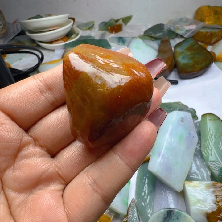 翡翠挂件未镶嵌随**弟翡翠