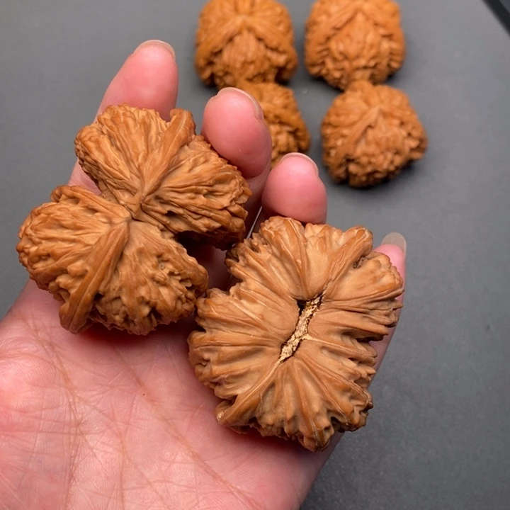 文玩核桃吊坠小*北