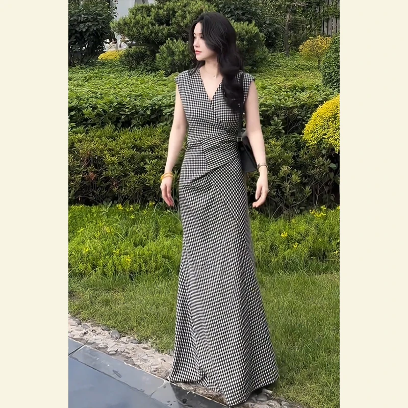 夏季气场强大女神范长裙轻奢高级感上流社会巨好看掐腰格子连衣裙