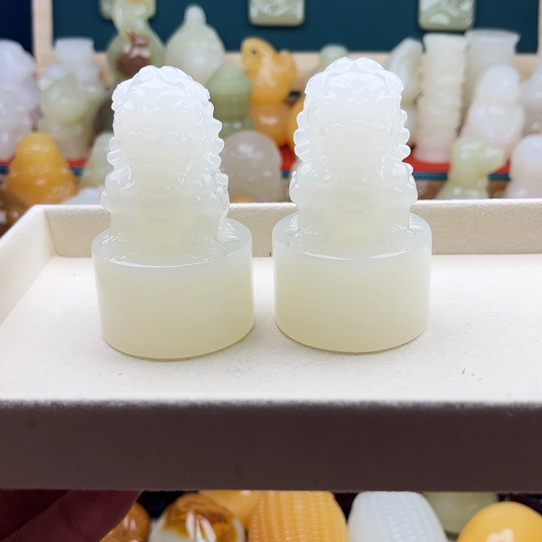 北***厂石材狮子手把摆件