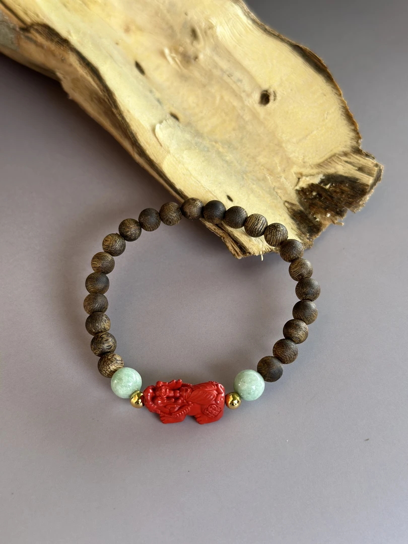 沉香(东兴沉香)高品质沉香男女情侣款手串多样性发一