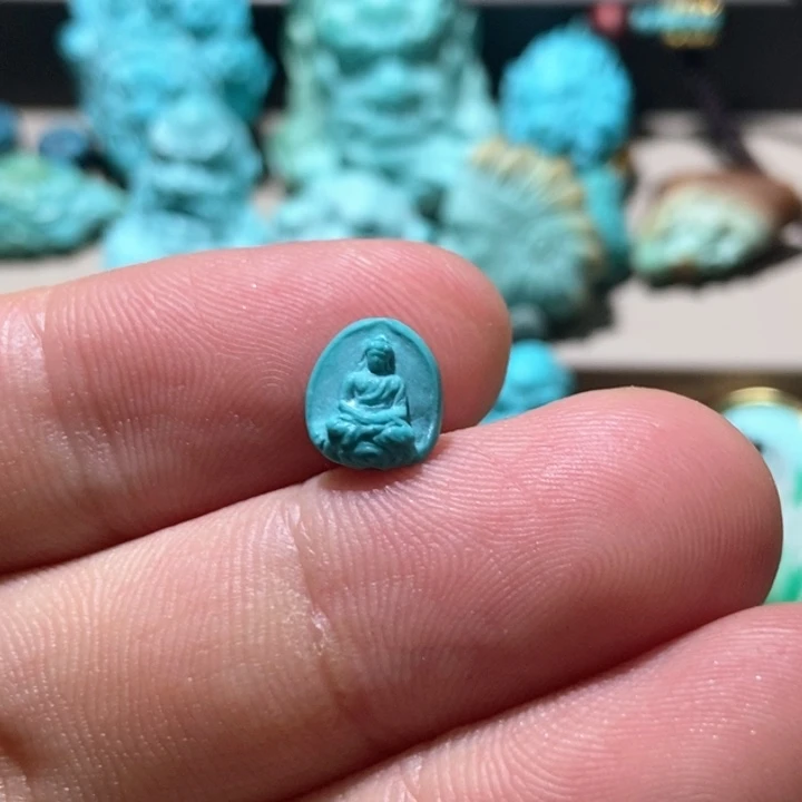 绿松石未镶嵌颈饰