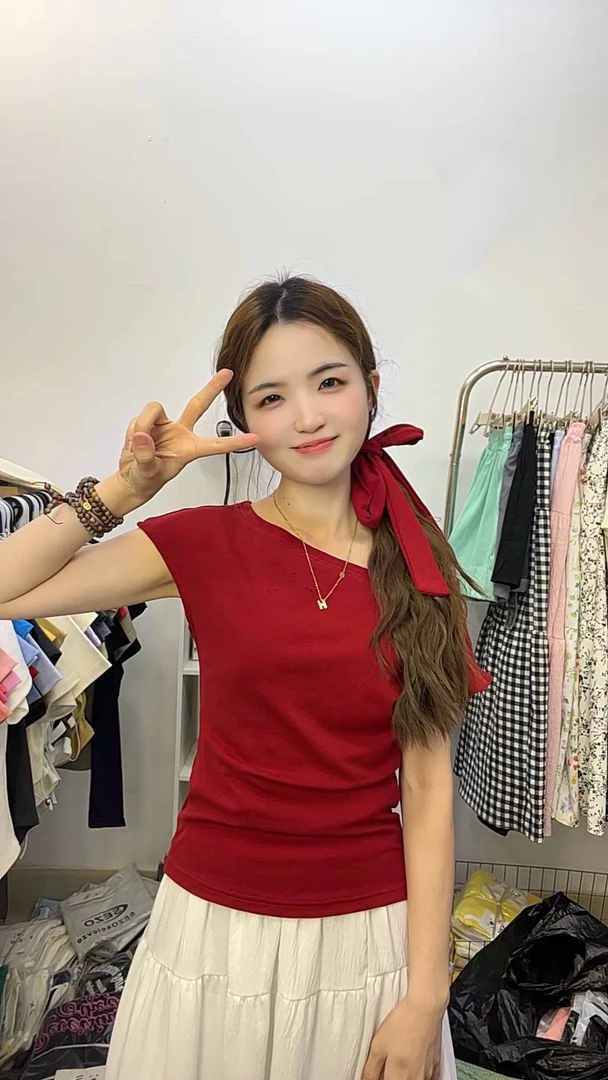 主播自留款红色显白斜肩短袖T恤女多种穿法露肩扭结上衣