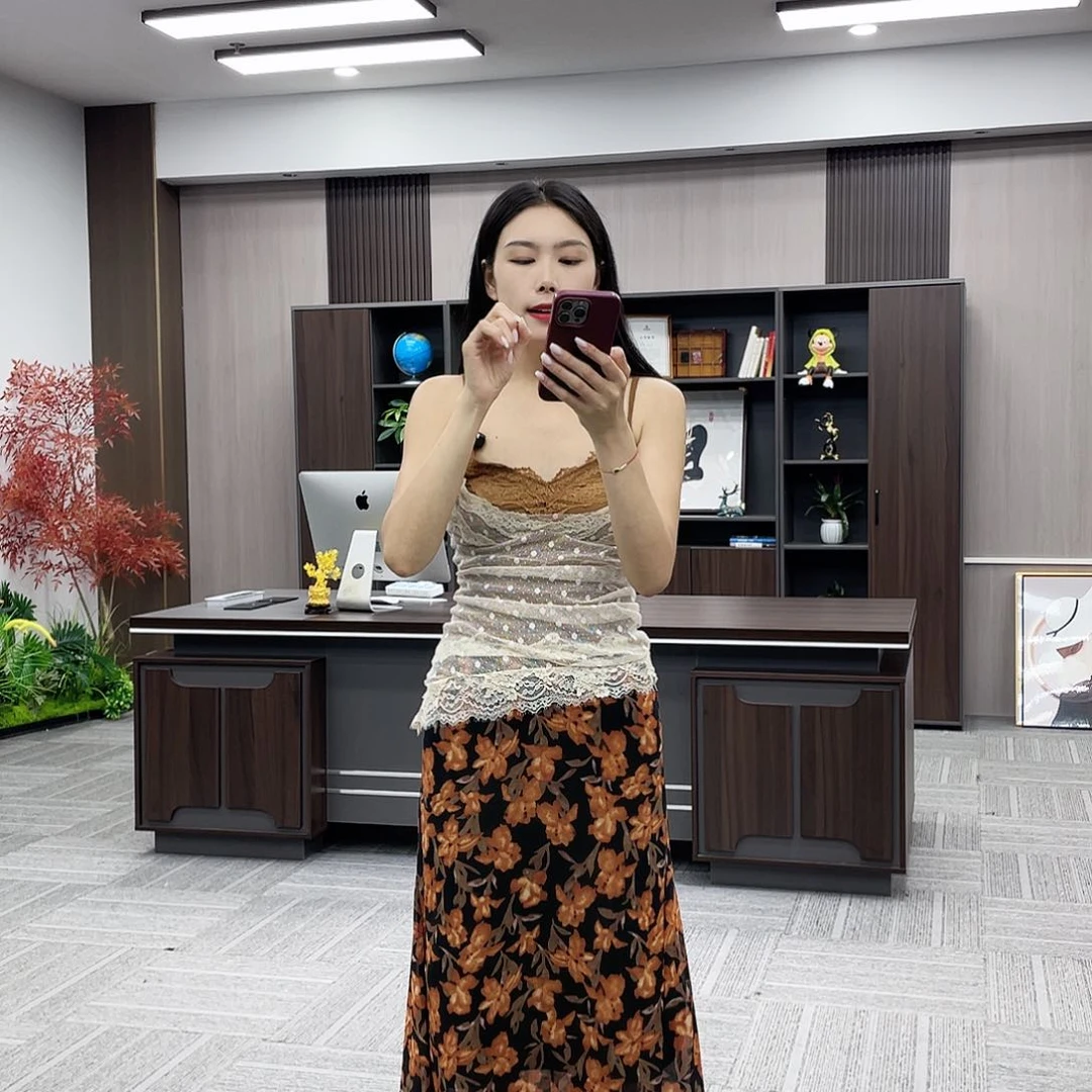 密度板D*   老板桌、沙发各一套